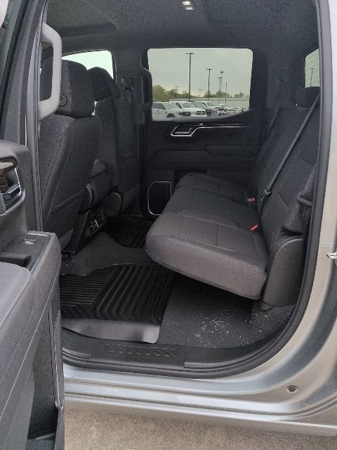 New 2026 GMC Sierra 1500 SLE image 6