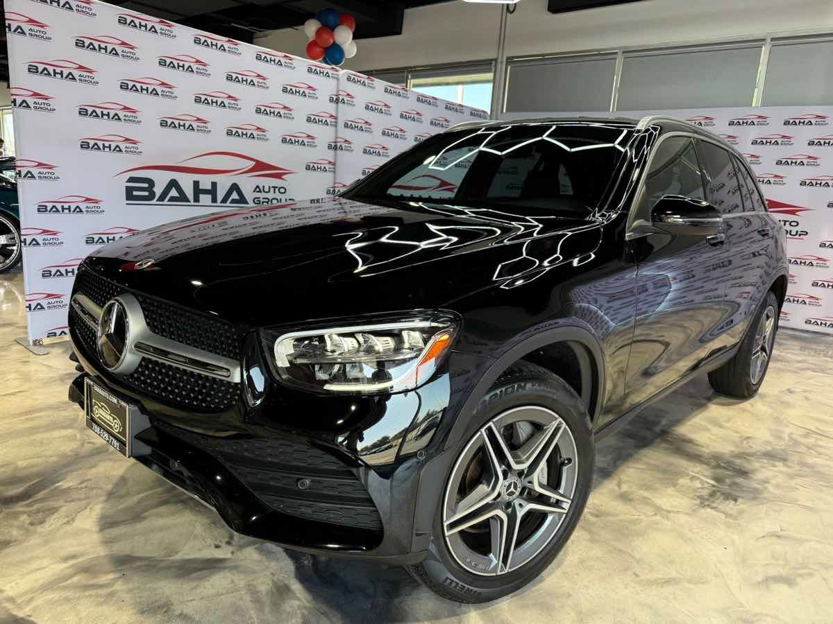 Used 2022 Mercedes-Benz GLC 300 4MATIC w/ AMG Line image 2