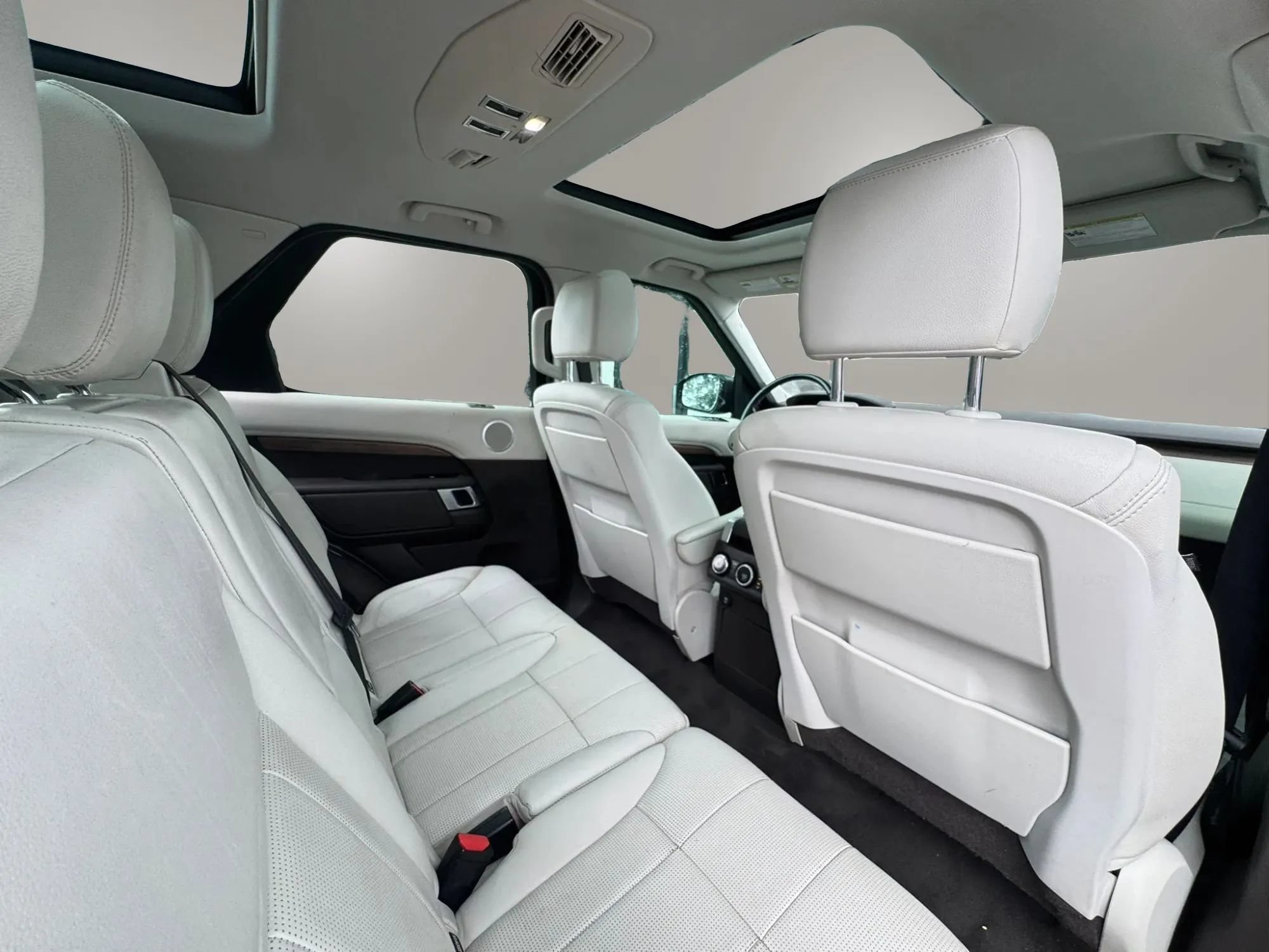 Used 2019 Land Rover Discovery HSE AWD/4WD image 14
