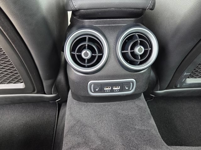 Used 2022 Alfa Romeo Giulia Veloce RWD image 15