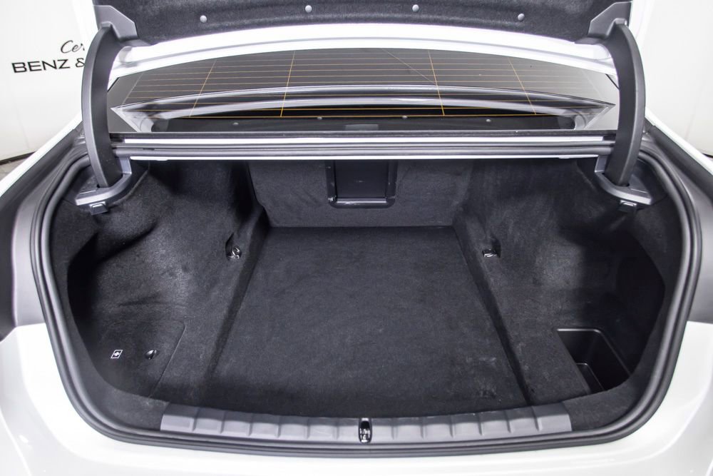 Used 2025 BMW 740i w/ Premium Package RWD image 13