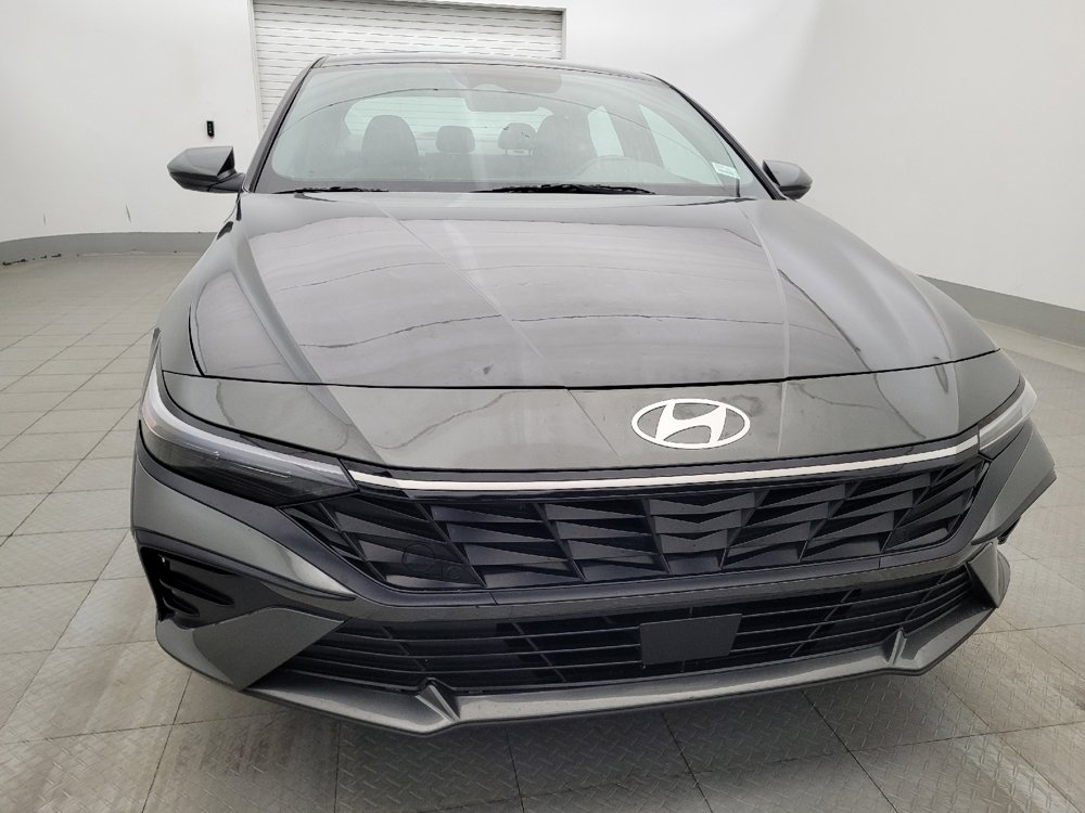 Used 2025 Hyundai Elantra SEL FWD image 14