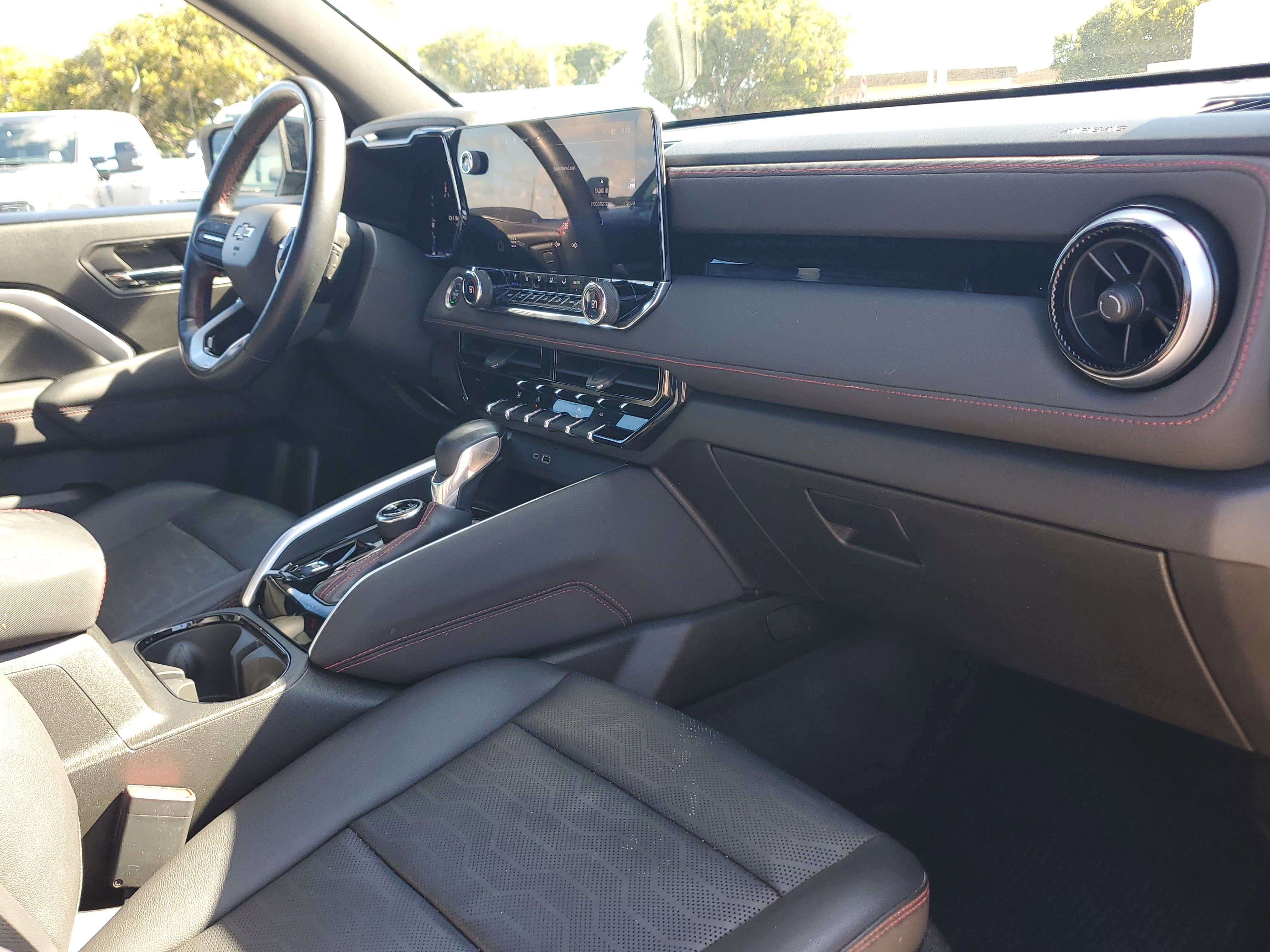 Used 2023 Chevrolet Colorado Z71 w/ Z71 Convenience Package 2 image 17