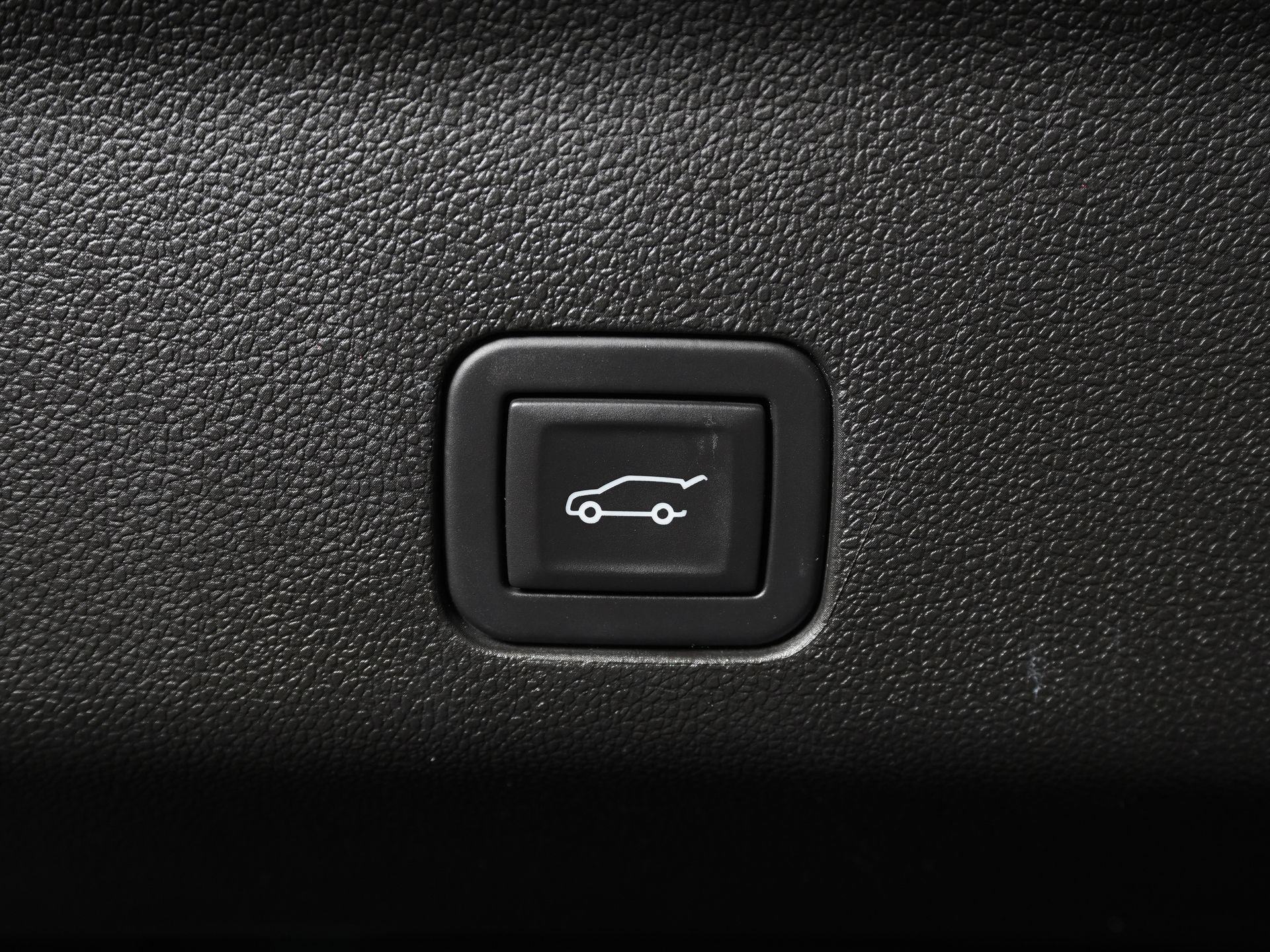 Used 2024 Chevrolet Suburban RST RWD image 12