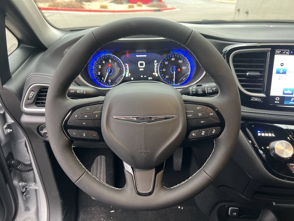New 2026 Chrysler Pacifica Select w/ S Appearance Package FWD image 12