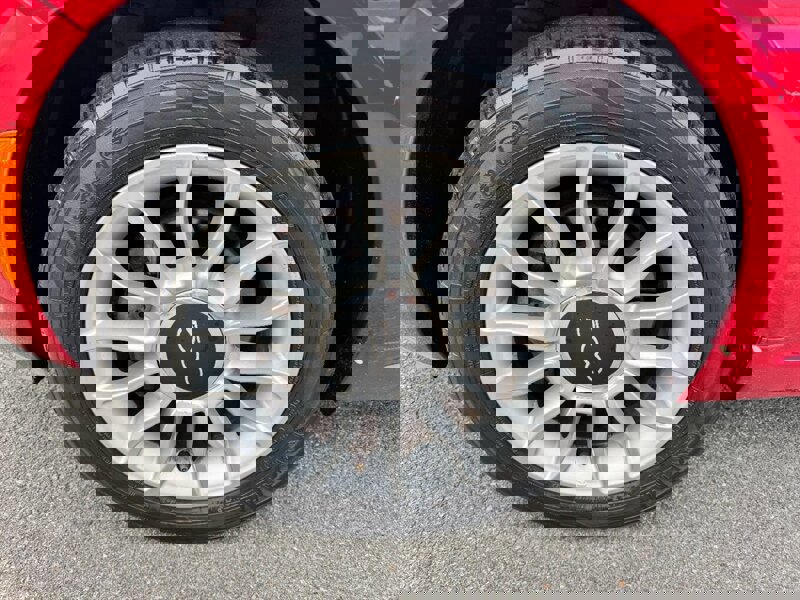 Used 2013 FIAT 500 Lounge image 10