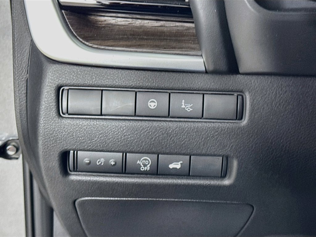 Used 2024 Nissan Rogue Platinum w/ Platinum Premium Package FWD image 10