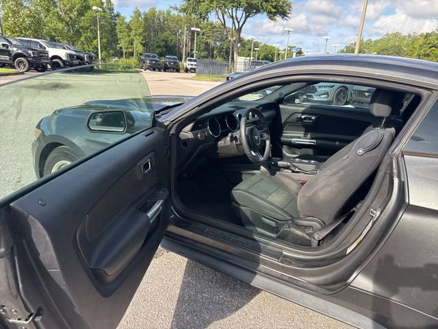 Used 2017 Ford Mustang Coupe RWD image 13