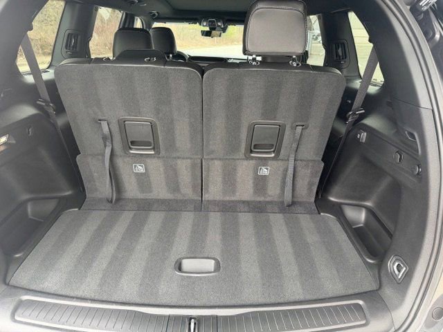 Used 2024 Jeep Grand Cherokee L Limited w/ Luxury Tech Group II image 7