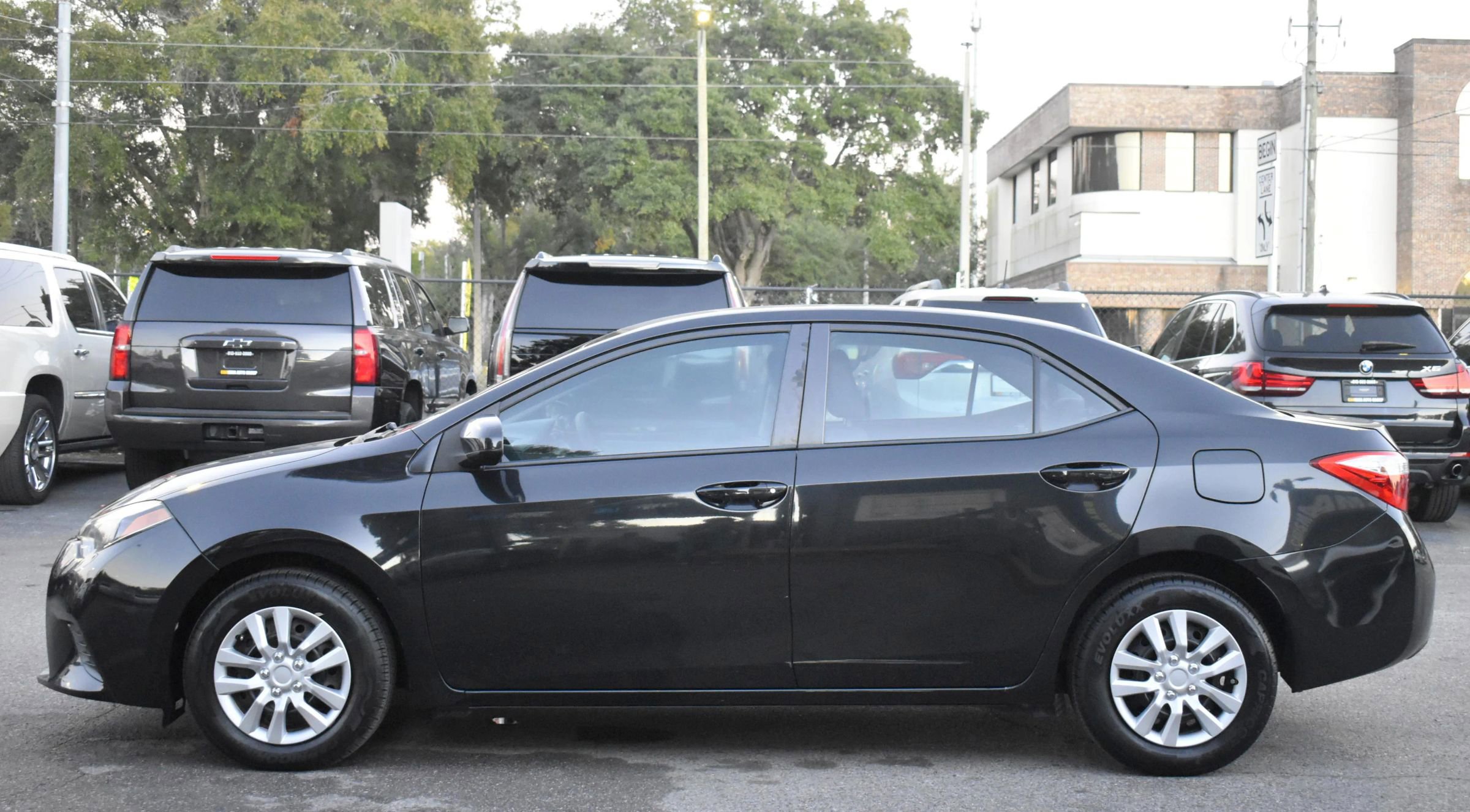 Used 2015 Toyota Corolla L image 4