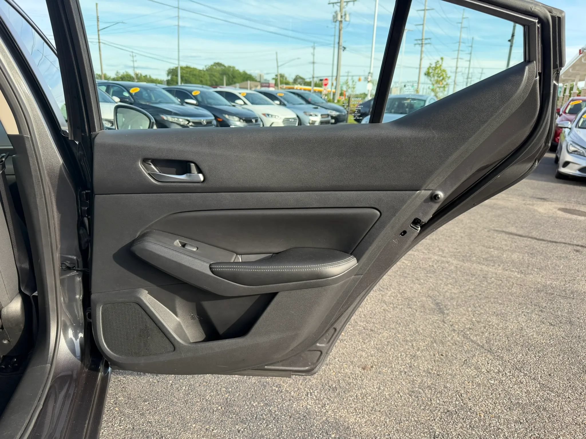 Used 2022 Nissan Altima 2.5 SV FWD image 27