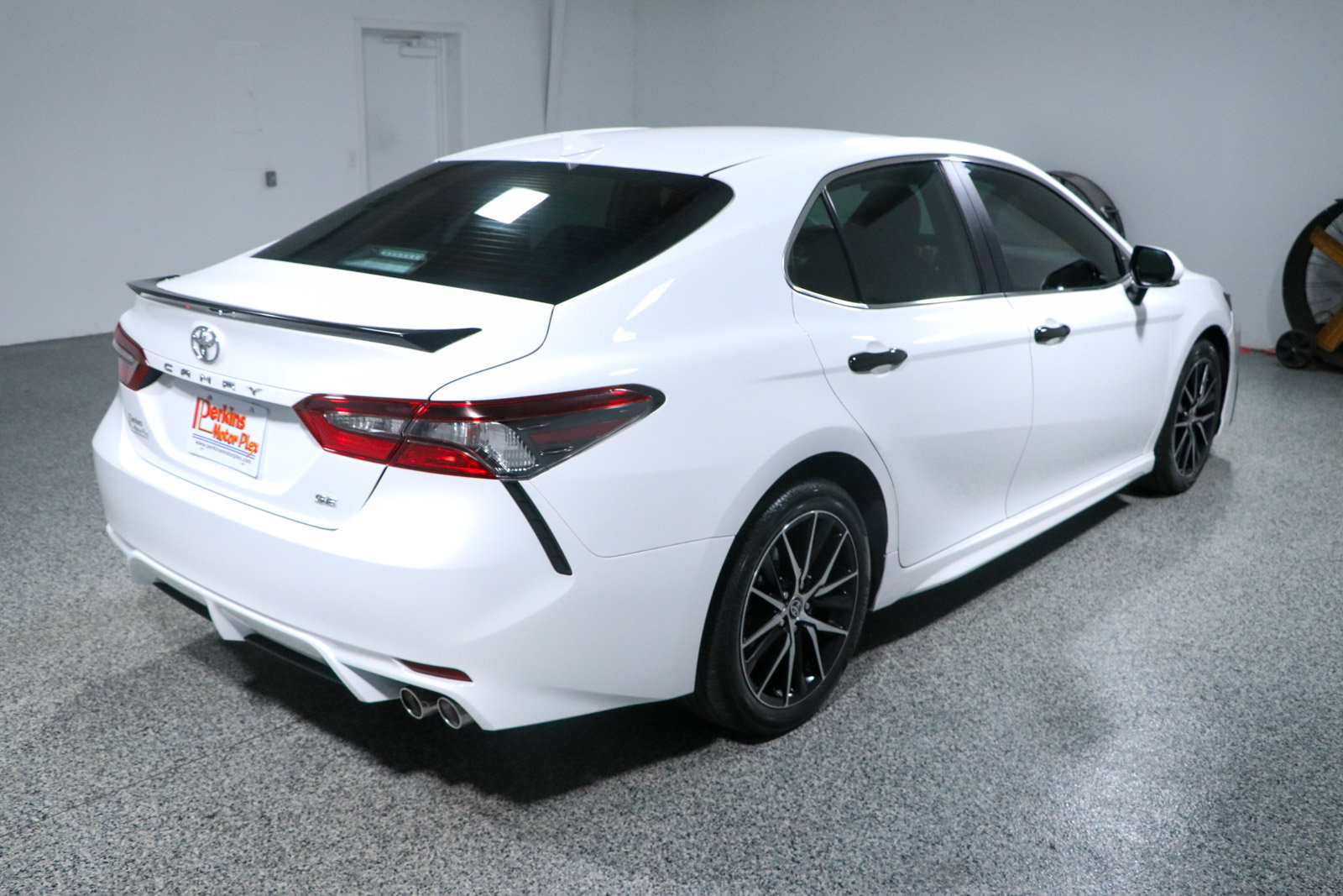 Used 2022 Toyota Camry SE FWD image 7