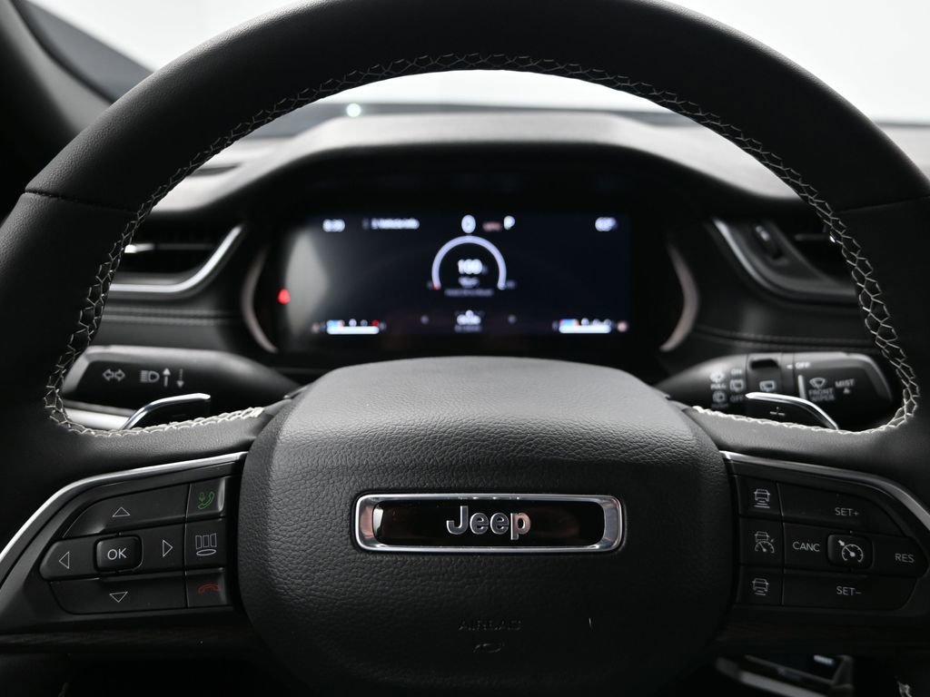 Used 2025 Jeep Grand Cherokee L Altitude image 15