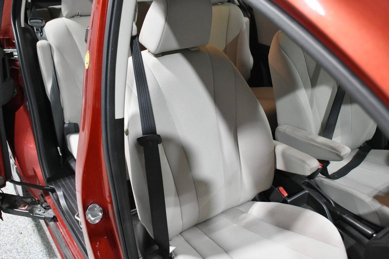 Used 2014 MAZDA MAZDA5 Touring FWD image 17
