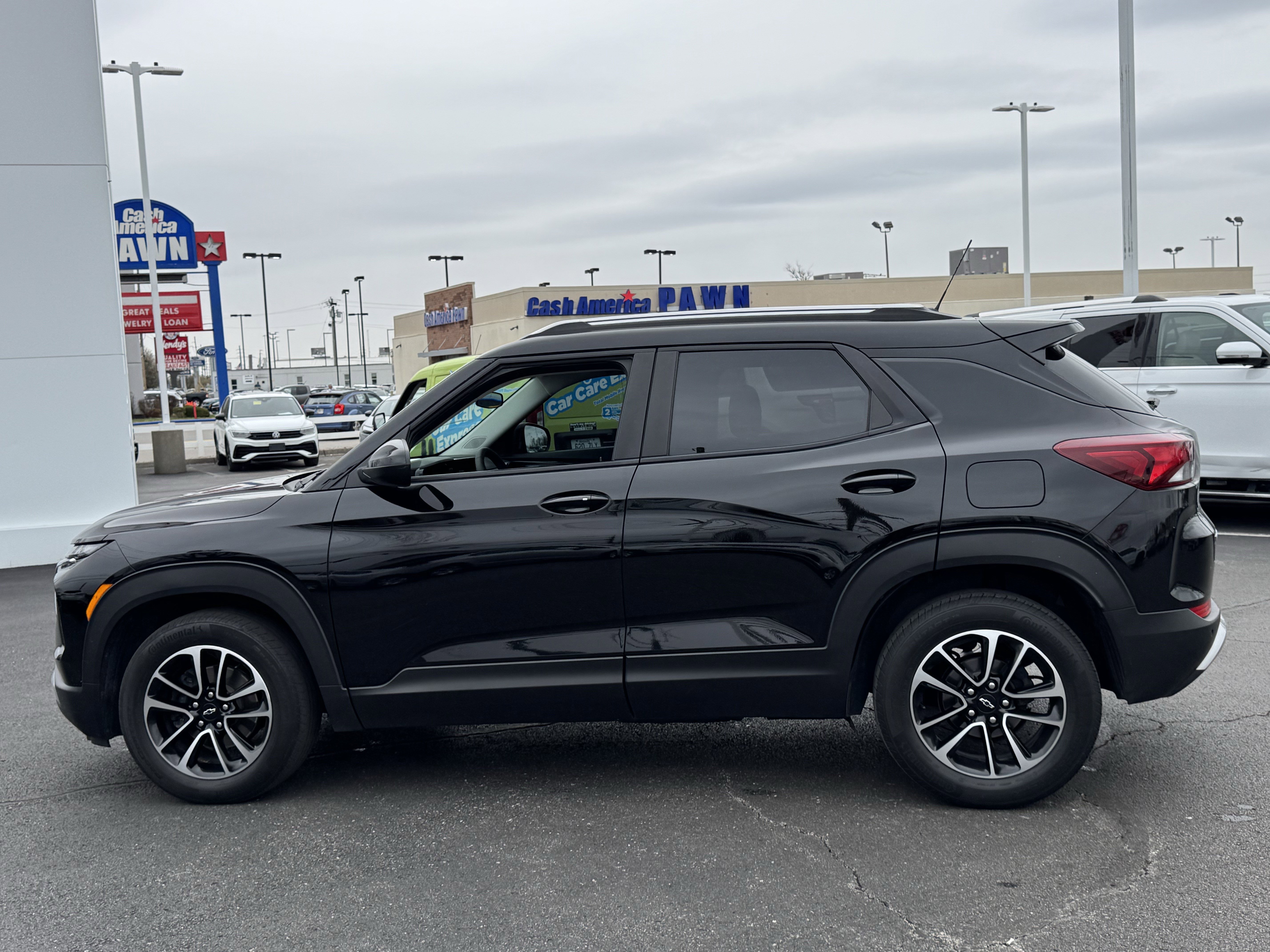Used 2024 Chevrolet TrailBlazer LT w/ LT Cold Weather Package image 13
