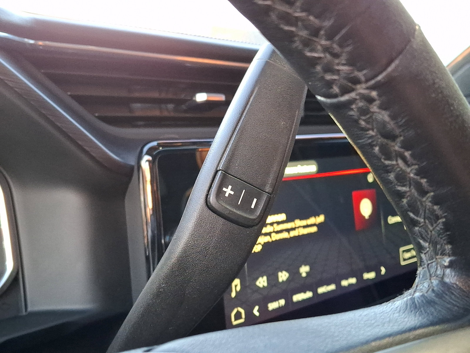 Certified 2024 GMC Sierra 2500 Denali Ultimate w/ Max Trailering Package image 18