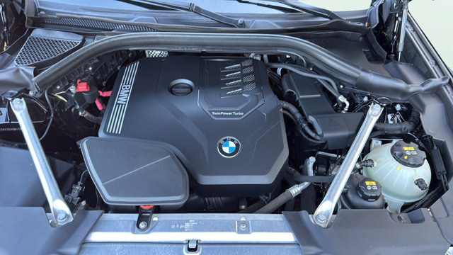 Used 2021 BMW X4 xDrive30i w/ M Sport Package AWD/4WD image 34