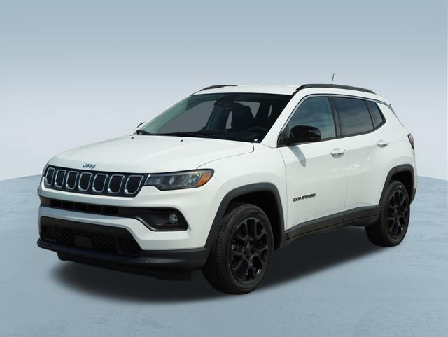Used 2022 Jeep Compass Latitude image 3