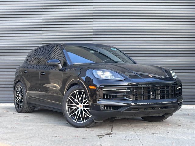 Certified 2025 Porsche Cayenne image 9