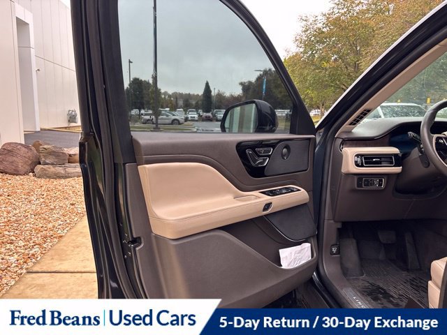 Used 2023 Lincoln Aviator Reserve w/ Elements Package Plus AWD/4WD image 10