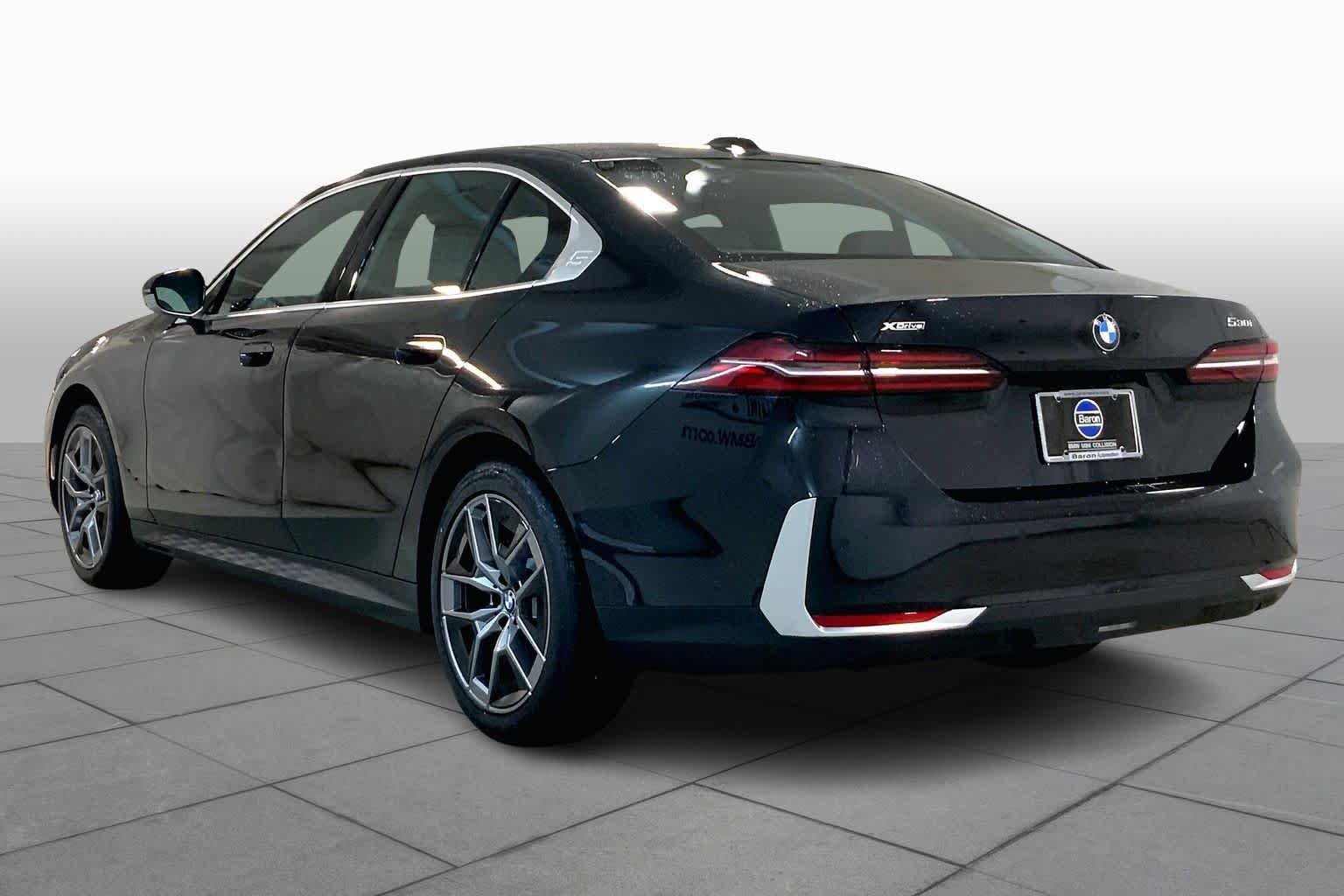 New 2026 BMW 530i xDrive w/ Premium Package AWD/4WD image 12