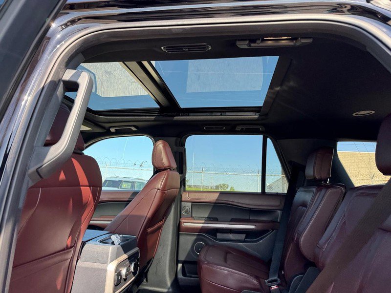 Used 2024 Ford Expedition Limited AWD/4WD image 13
