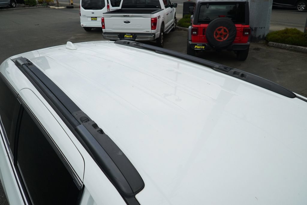 Used 2022 Chrysler Pacifica Touring-L FWD image 32
