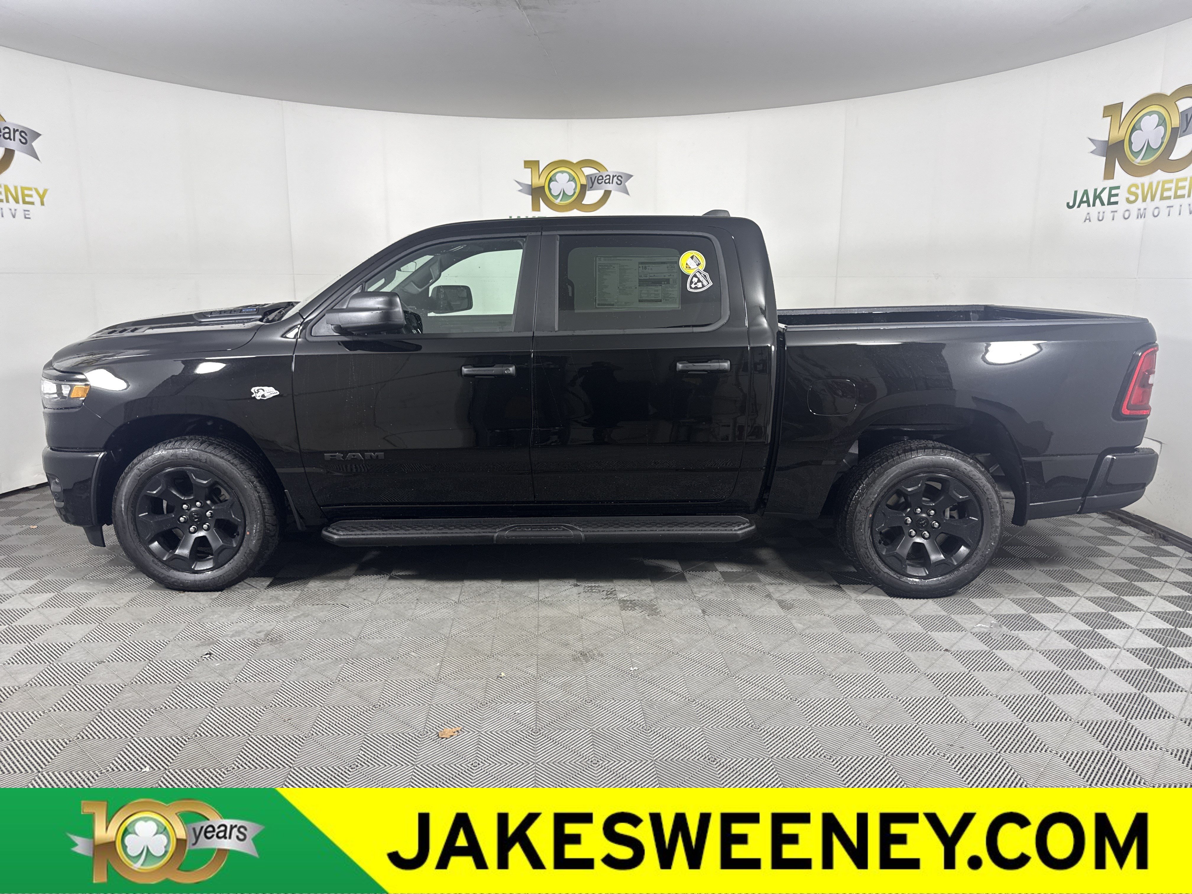 New 2026 RAM 1500 Express AWD/4WD image 5