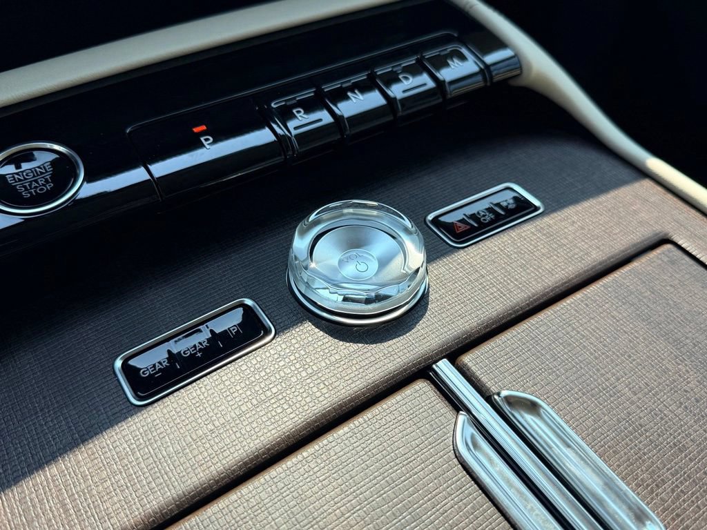 New 2027 Lincoln Navigator Reserve w/ Jet Appearance Package AWD/4WD image 17
