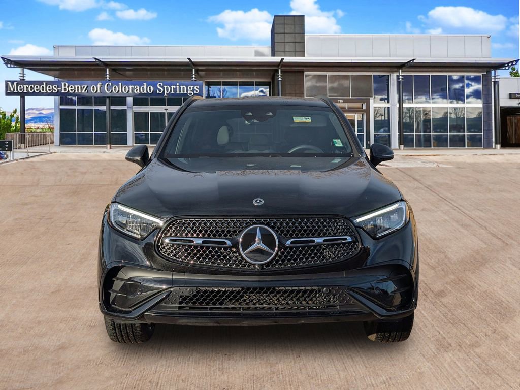 Used 2026 Mercedes-Benz GLC 300 4MATIC image 2