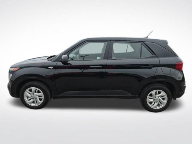 Used 2025 Hyundai Venue SE FWD image 8