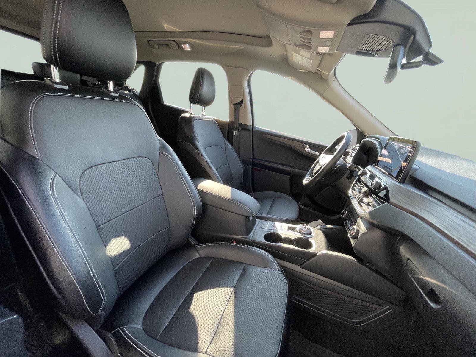 Used 2020 Ford Escape Titanium AWD/4WD image 23