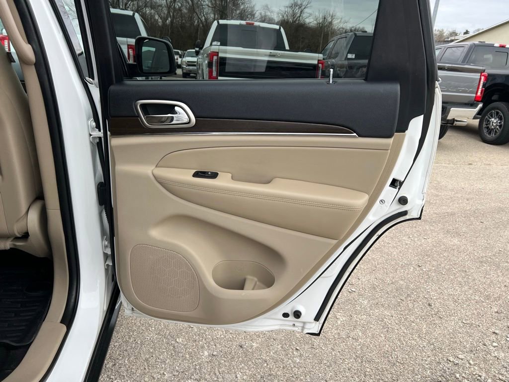 Used 2017 Jeep Grand Cherokee Limited image 19
