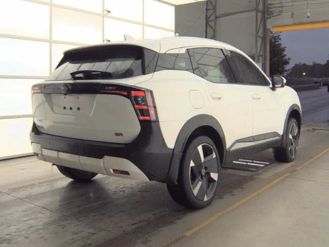 Used 2025 Nissan Kicks SR FWD image 6