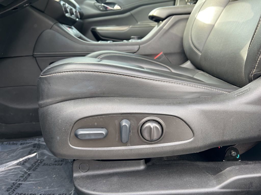 Used 2023 GMC Acadia SLT image 10