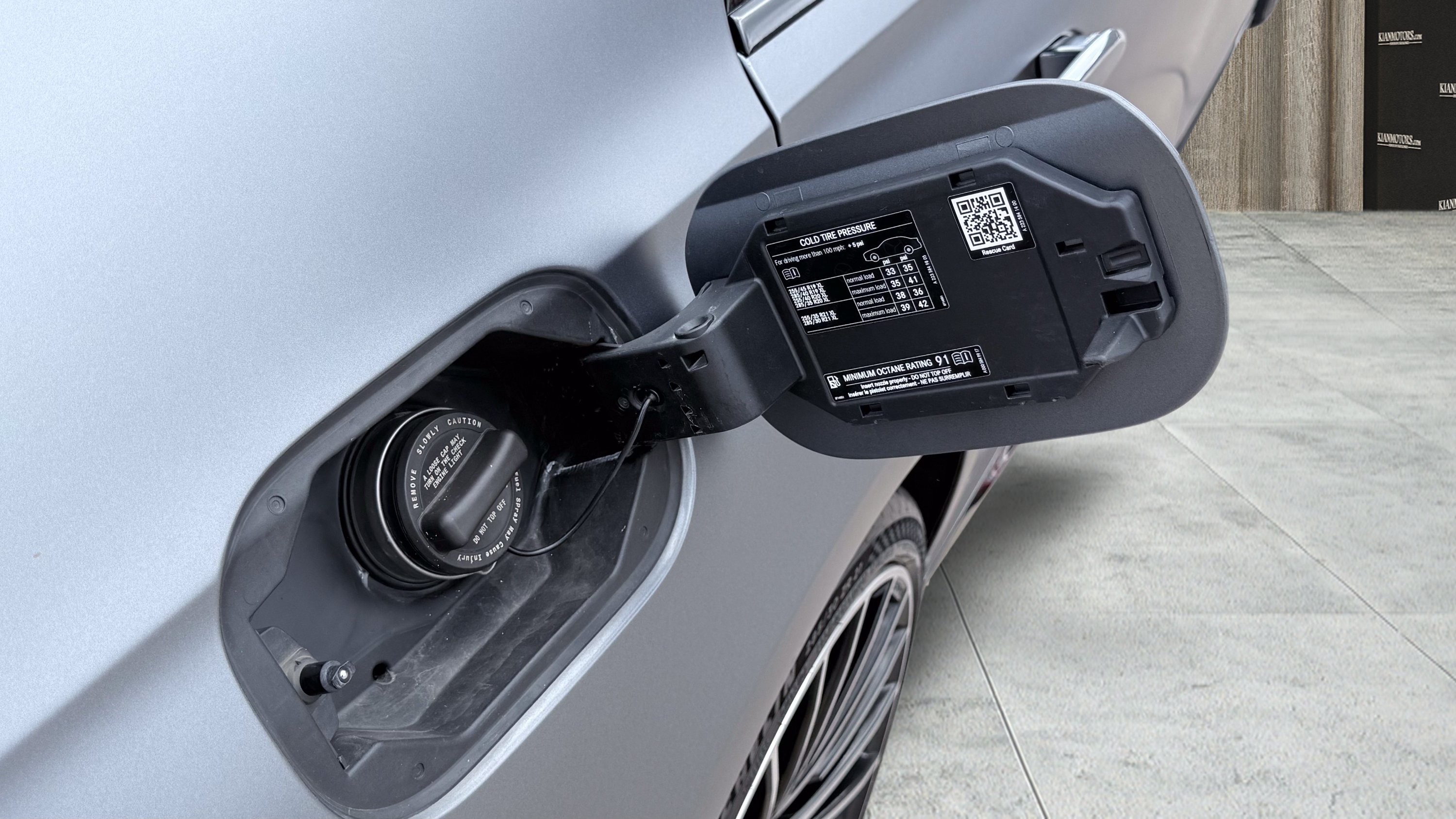 Used 2023 Mercedes-Benz S 500 4MATIC w/ AMG Line image 11