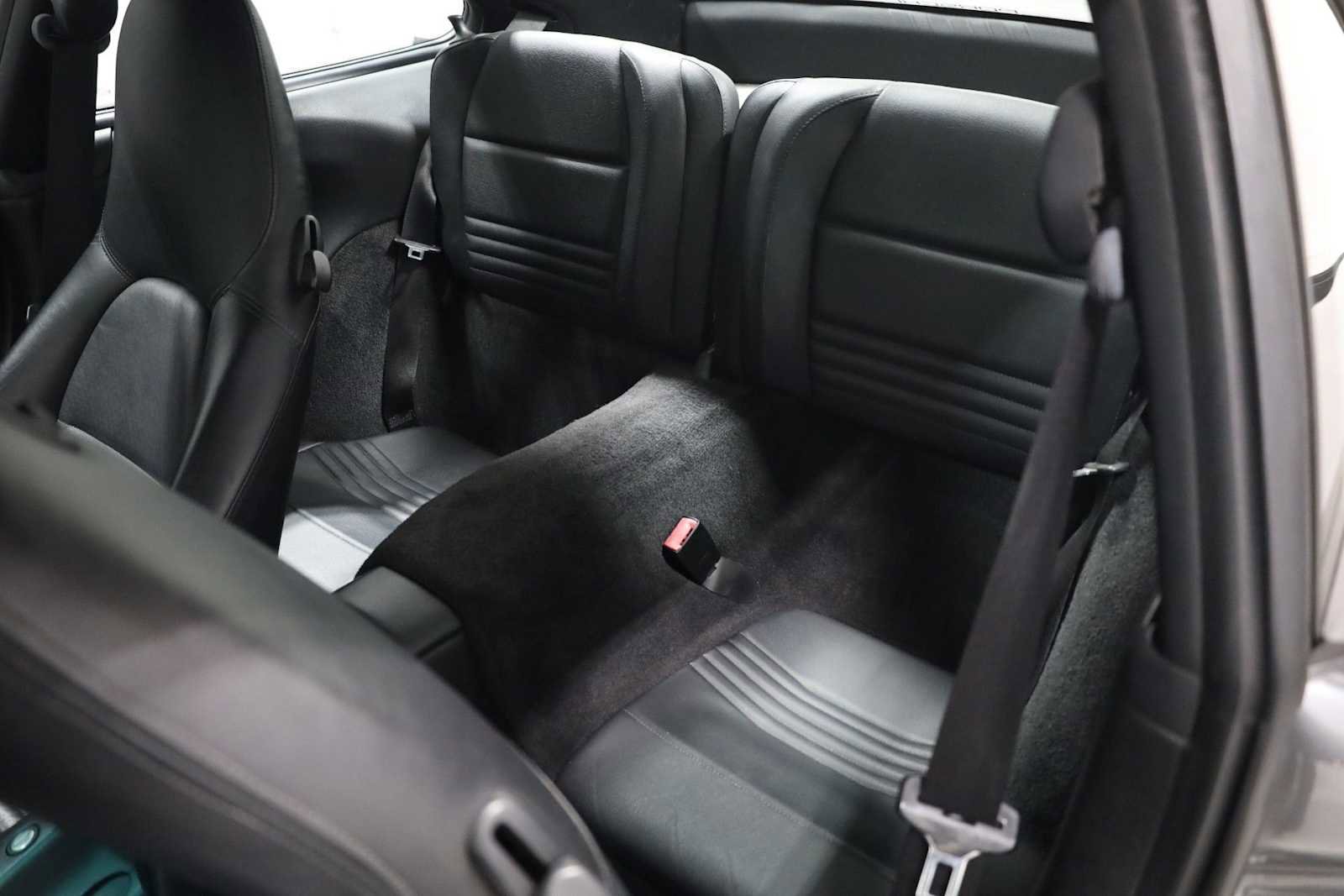 Used 2001 Porsche 911 Carrera image 32