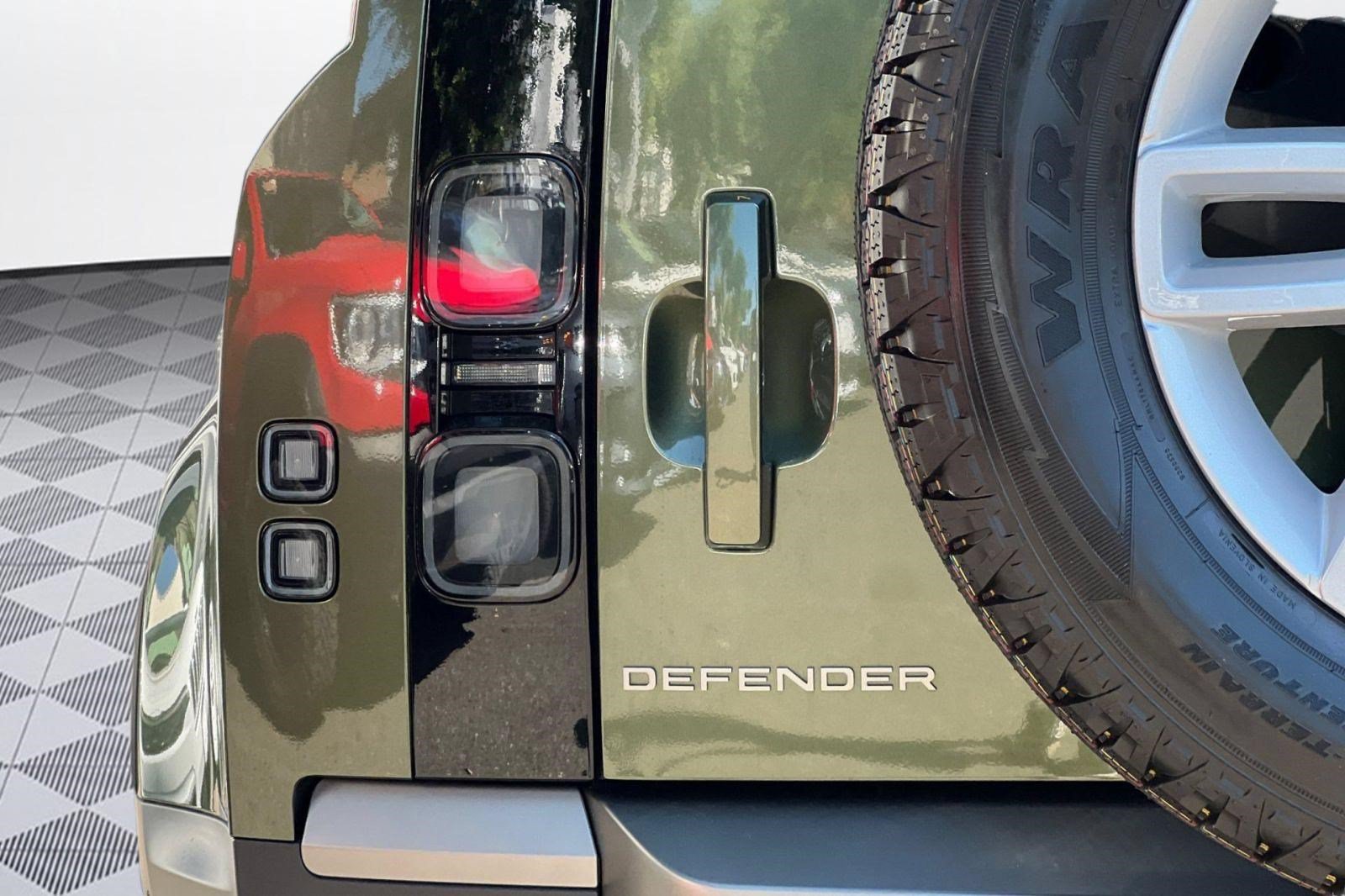 New 2026 Land Rover Defender 110 S AWD/4WD image 28
