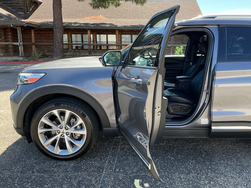 Used 2021 Ford Explorer Platinum w/ Equipment Group 601A image 52