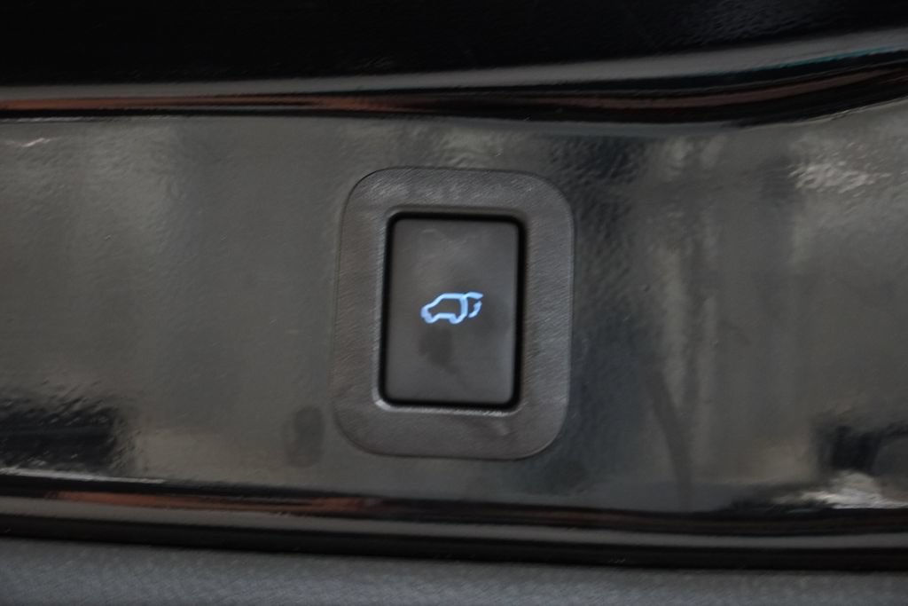 Used 2019 Toyota Highlander XLE AWD/4WD image 12