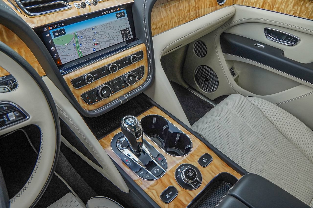 Certified 2023 Bentley Bentayga AWD/4WD image 29
