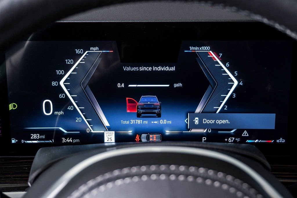 Used 2023 BMW X7 xDrive40i w/ Executive Package image 21