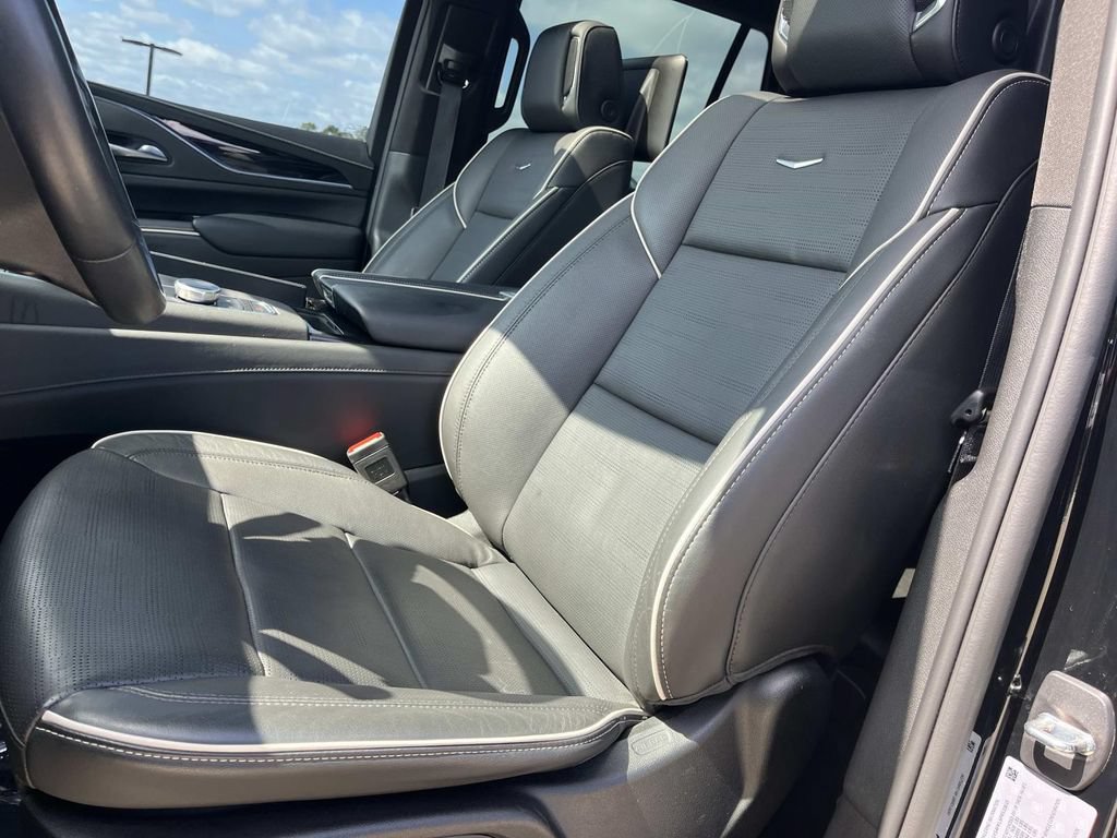 Certified 2023 Cadillac Escalade Sport w/ LPO, ONYX Package AWD/4WD image 35