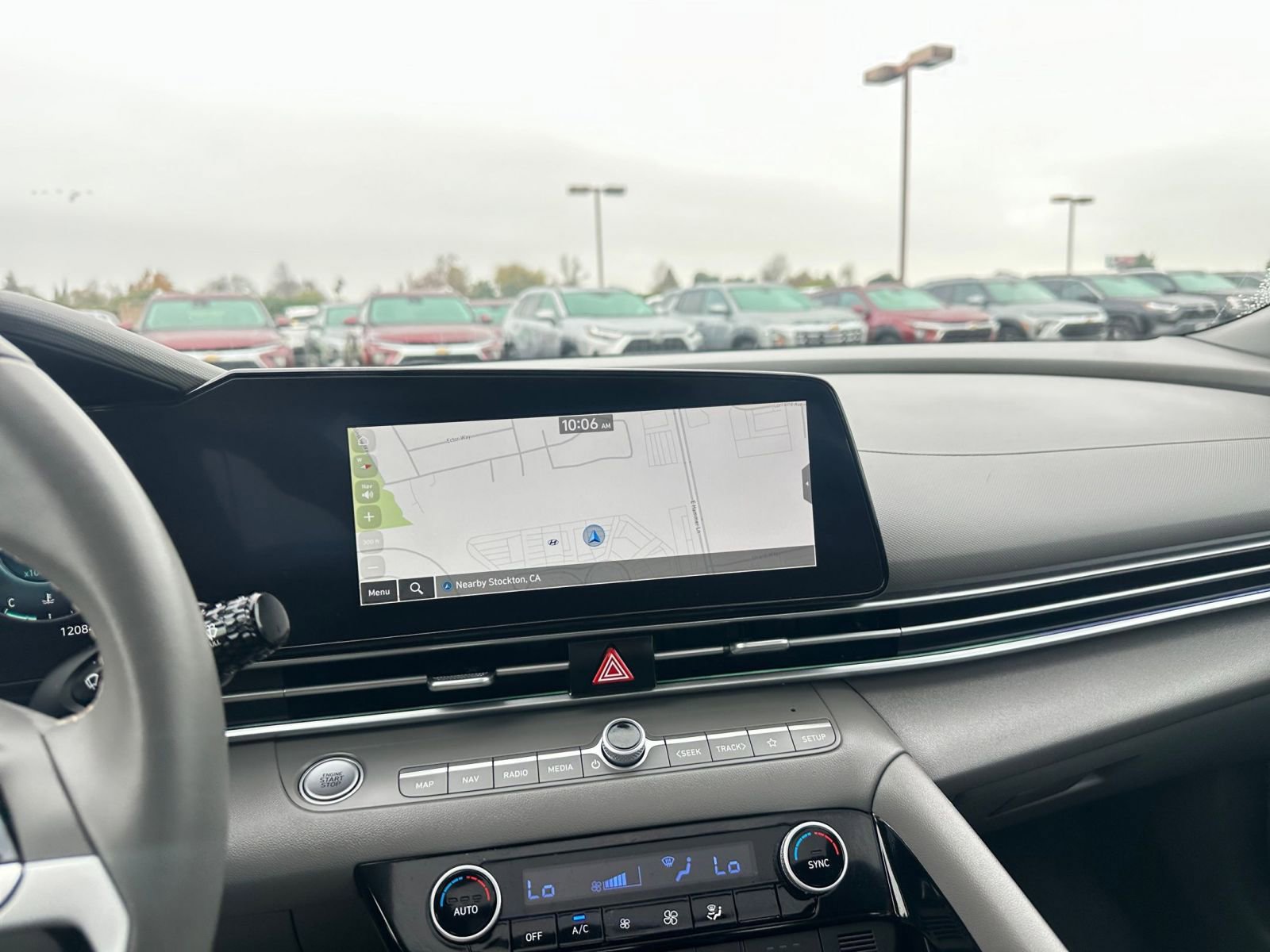 Used 2025 Hyundai Elantra SEL image 21