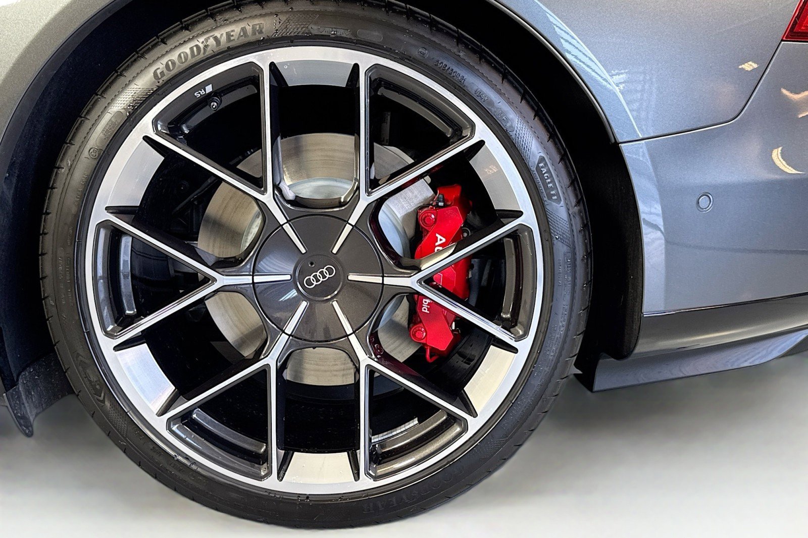 Used 2025 Audi RS e-tron GT performance w/ 21" Wheel Package AWD/4WD image 29