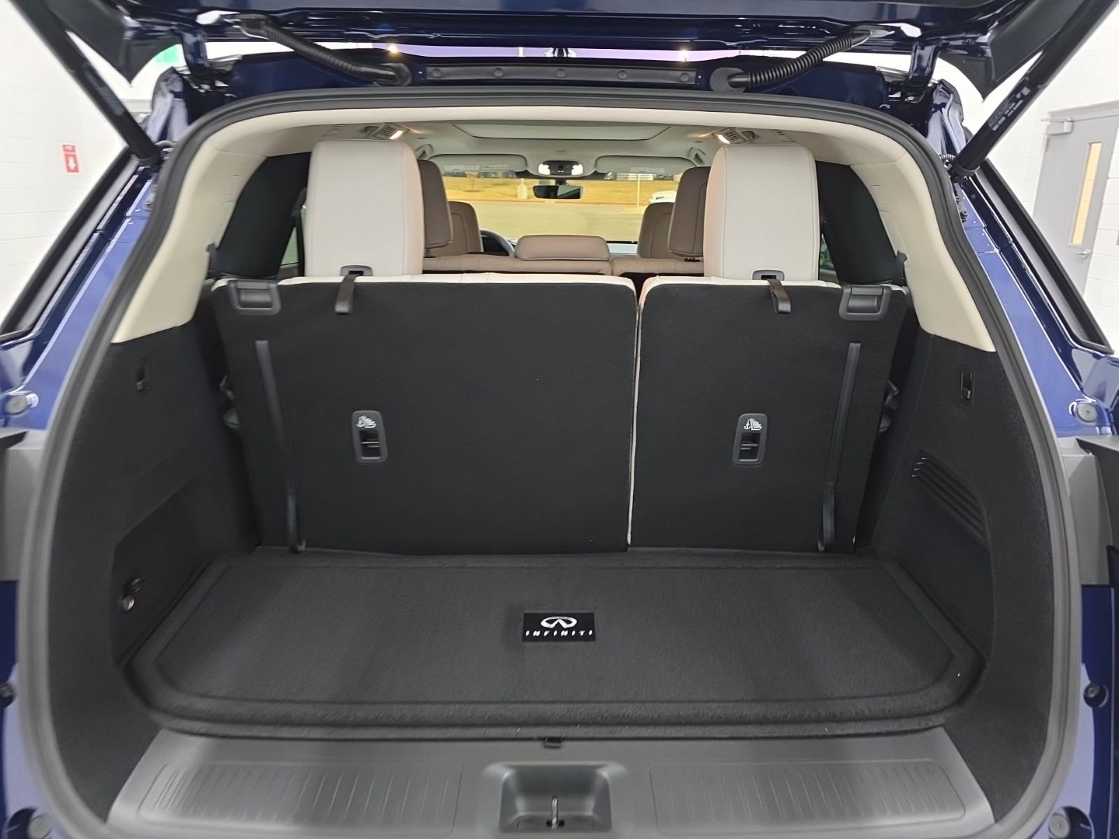 New 2026 INFINITI QX60 Luxe w/ Cargo Package image 15