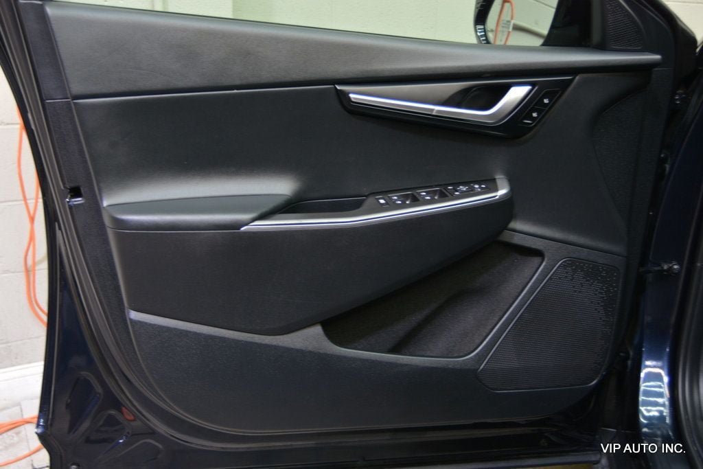 Used 2022 Kia EV6 Light RWD image 7