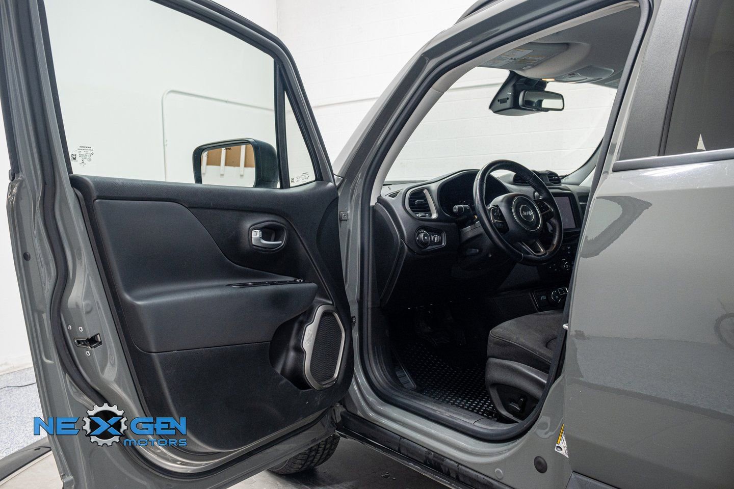 Used 2022 Jeep Renegade Latitude w/ Convenience Group image 9