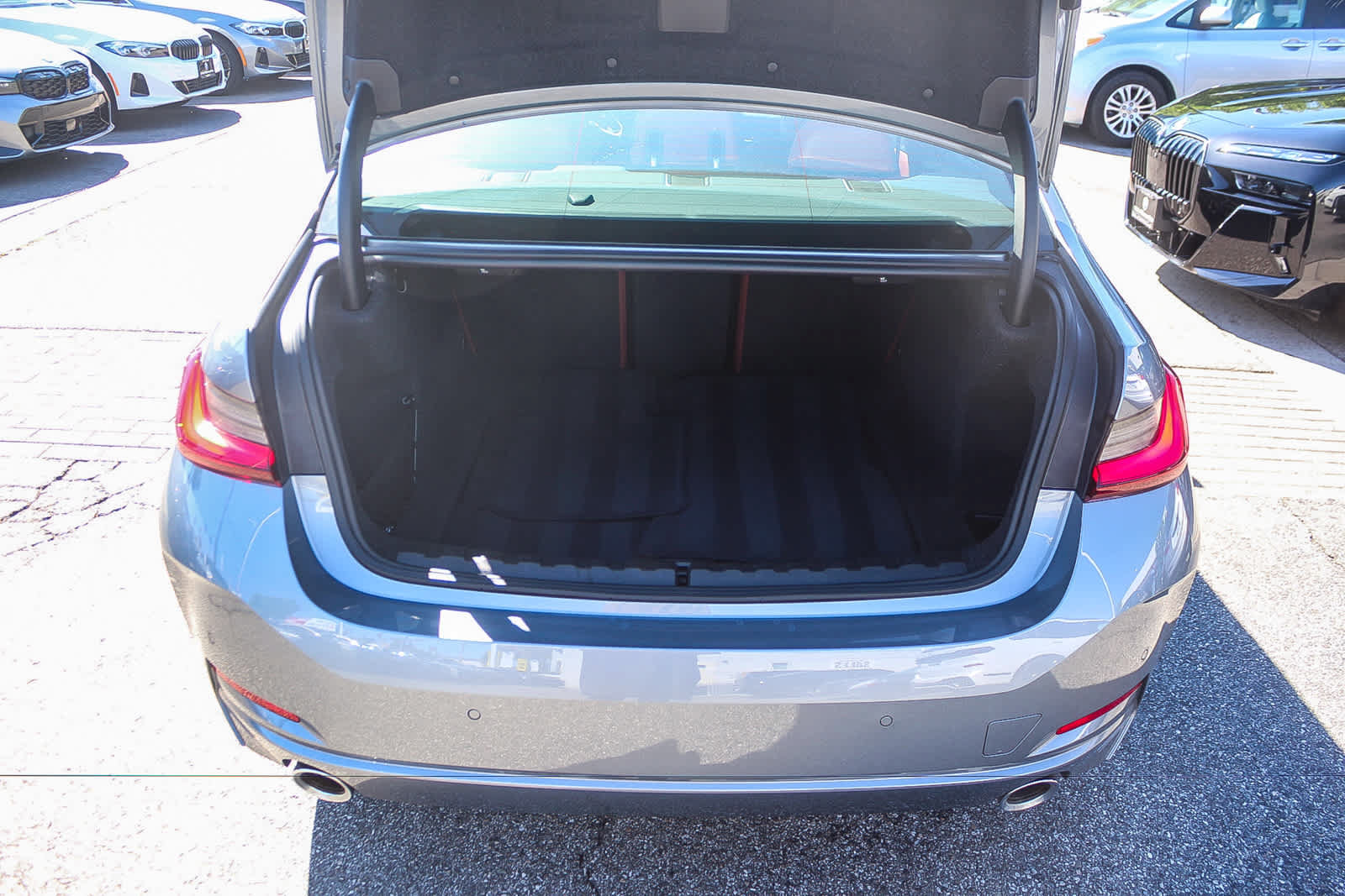 Used 2026 BMW 330i Sedan w/ Premium Package RWD image 26