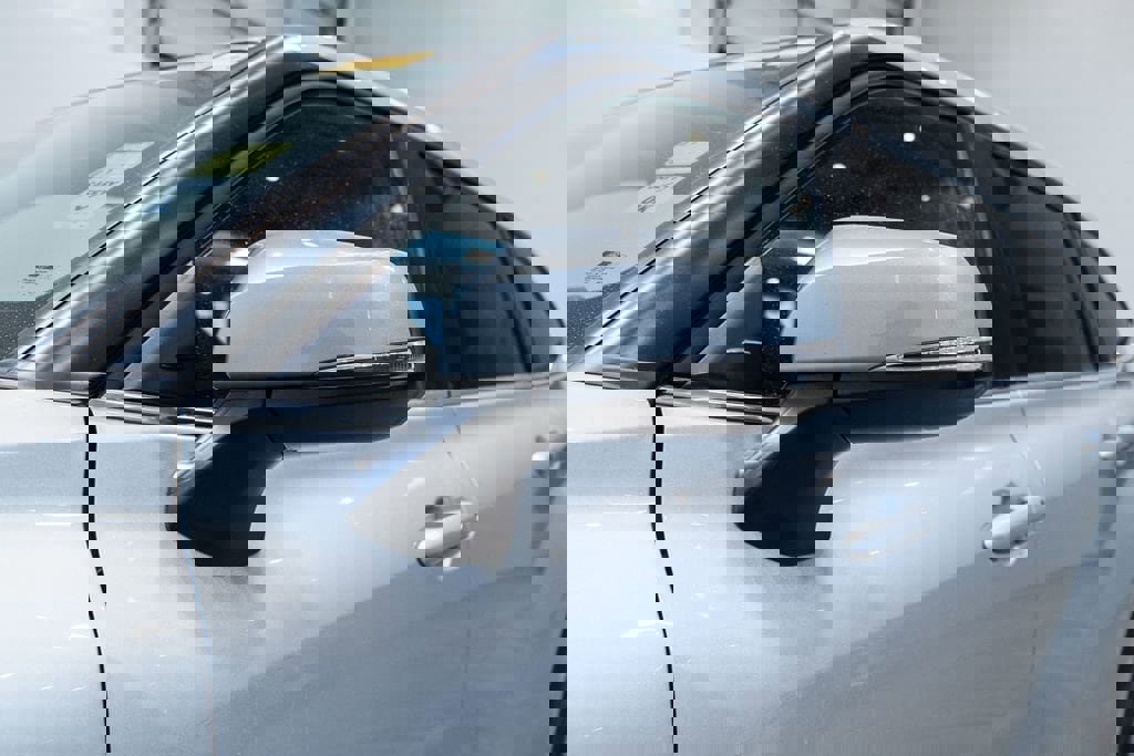 Used 2024 Toyota Highlander LE image 9